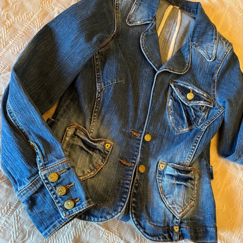 VINTAGE 70s Denim Jacket with Button Accents Fading ~ Peplum in back ~ sz M 32